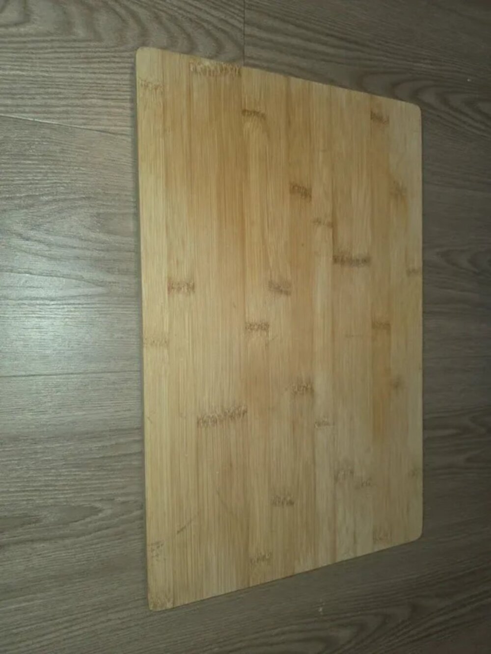 Bamboo cutting board, medium size